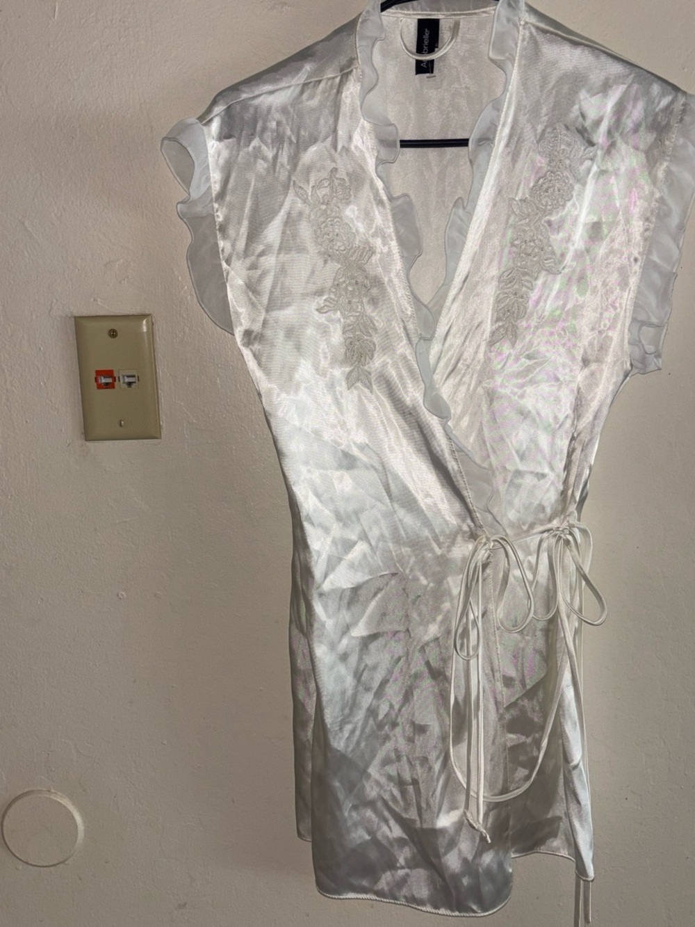 Ambrielle White Satin Wrap Robe with Lace Detail
